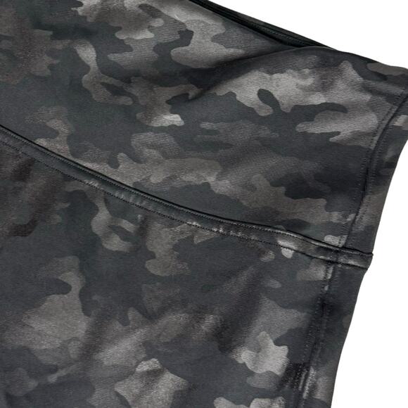 SPANX Faux Leather Camo Leggings Black Size Medium - Picture 3 of 5